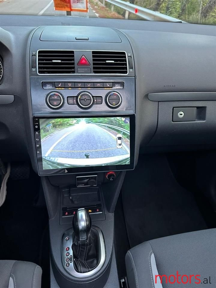 2013' Volkswagen Touran photo #3