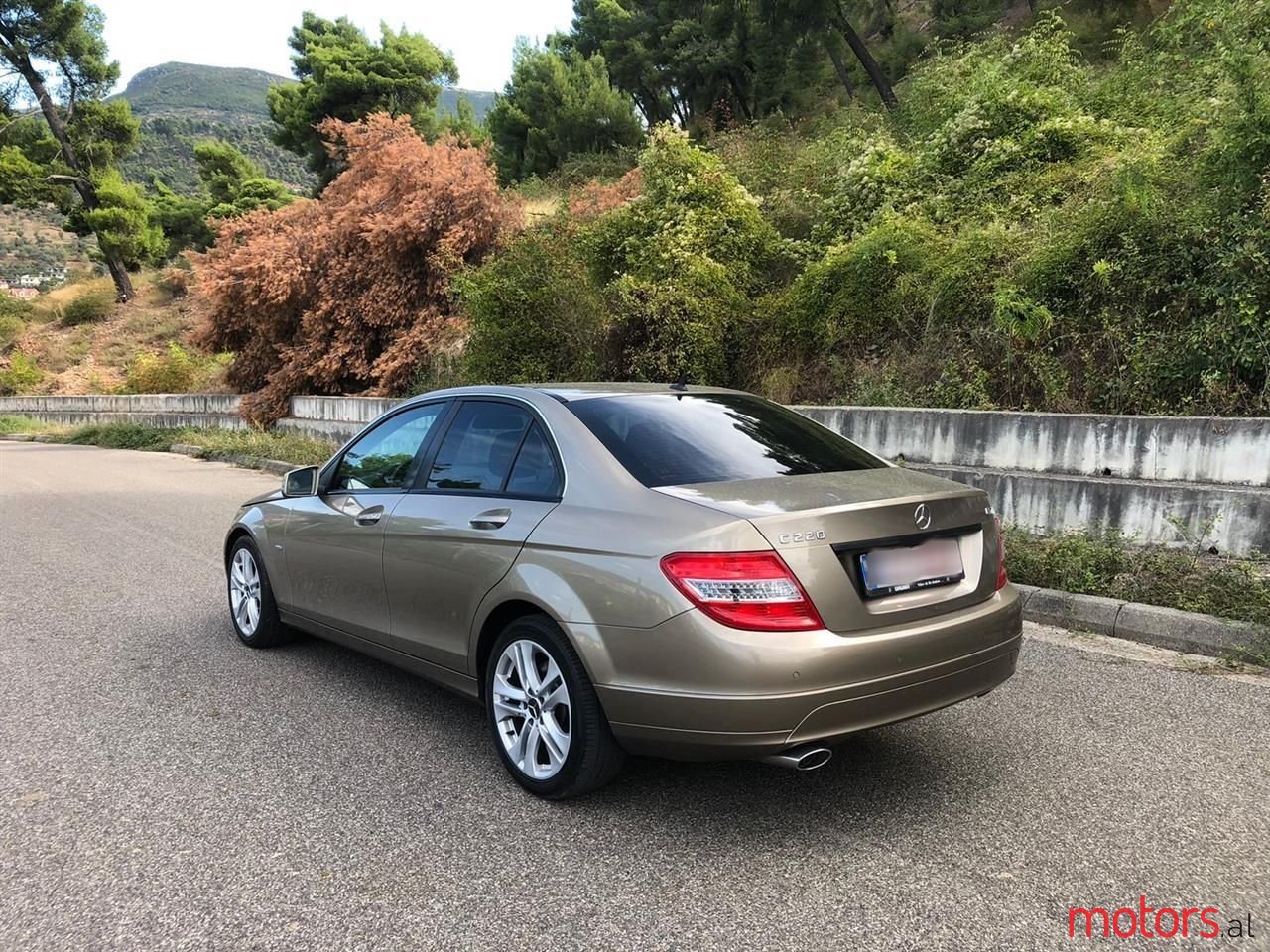 2010' Mercedes-Benz 220 photo #2