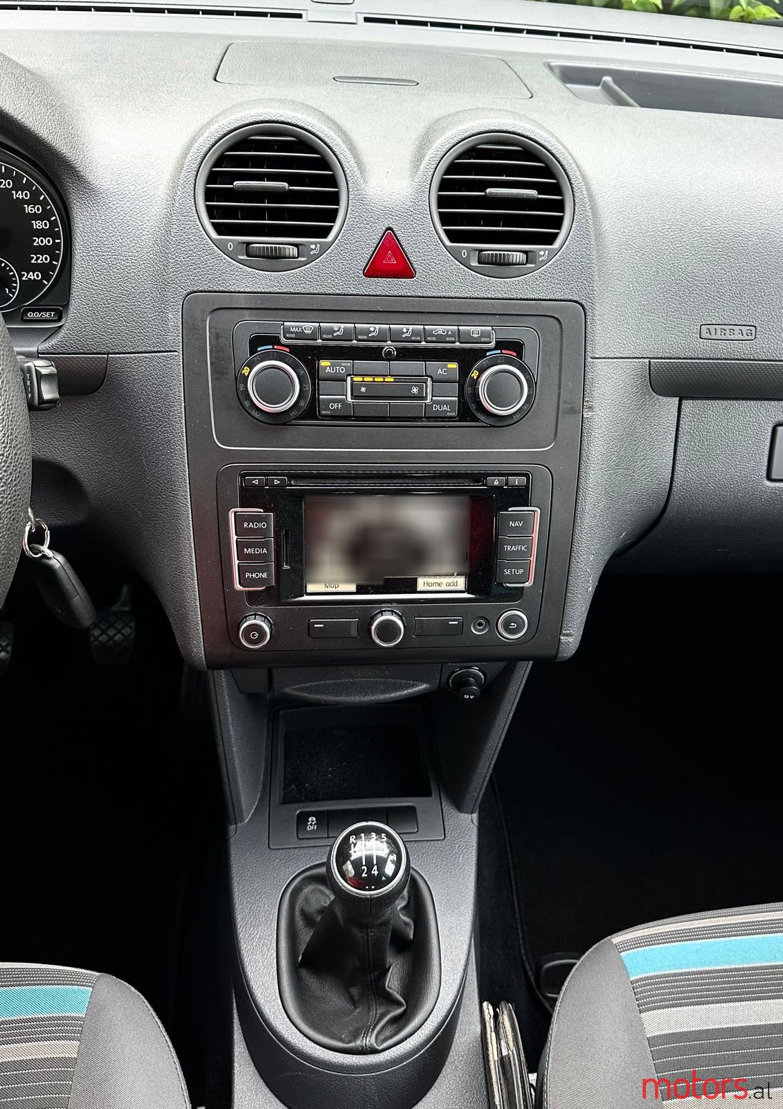 2011' Volkswagen Caddy photo #4