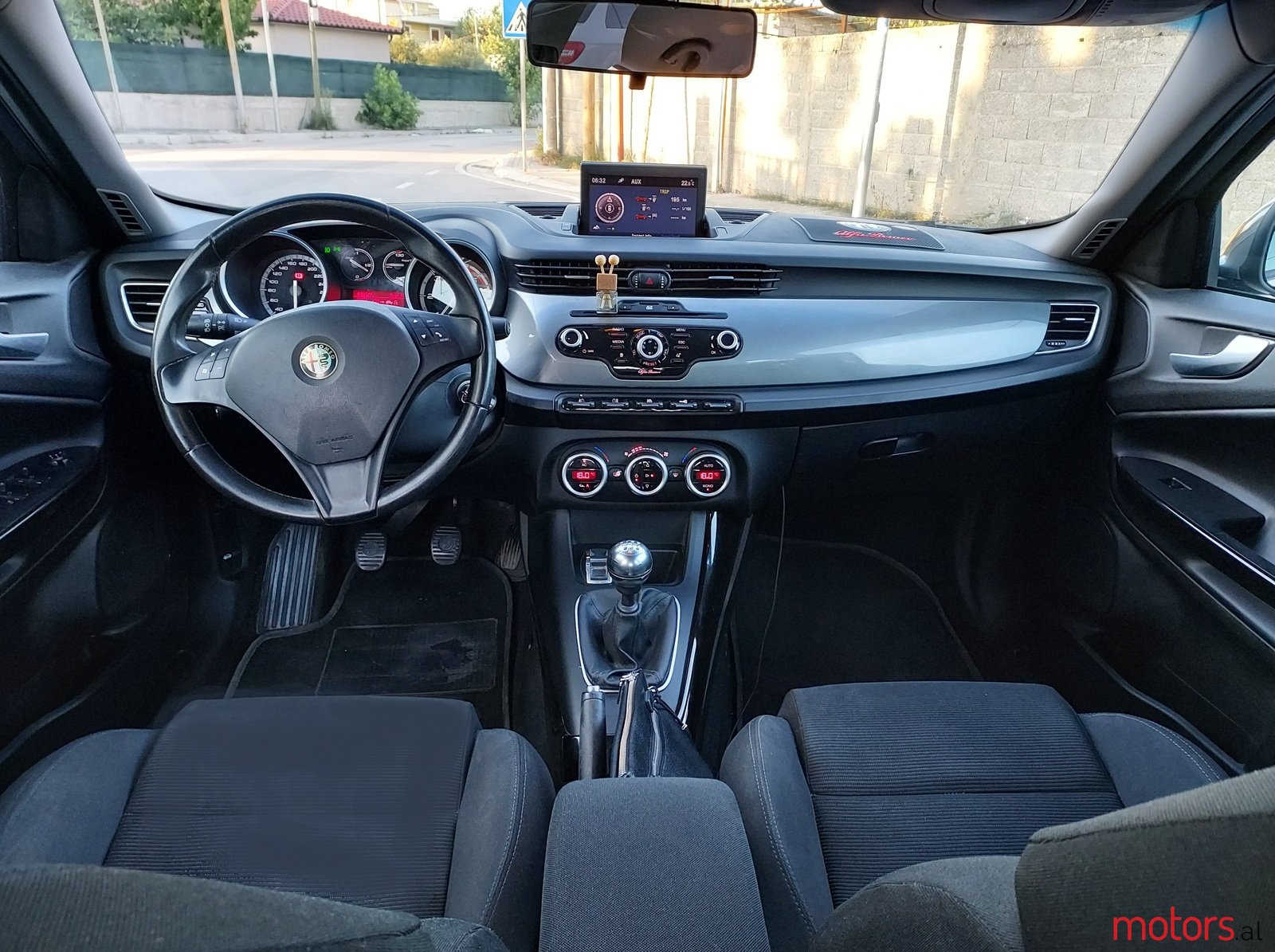 2013' Alfa Romeo Giulietta 1.6Naft 6 Marsha photo #5