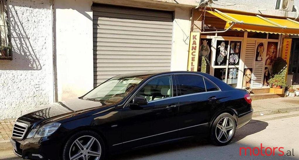 2009' Mercedes-Benz E 250 photo #1