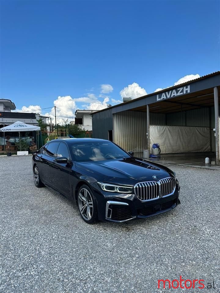 2017' BMW 740 photo #1