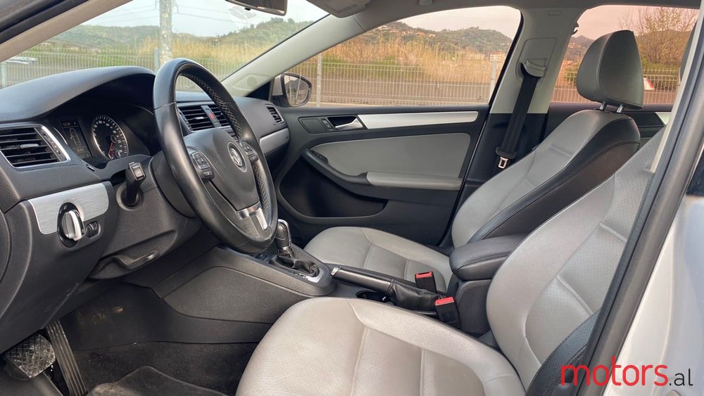 2014' Volkswagen Jetta photo #6