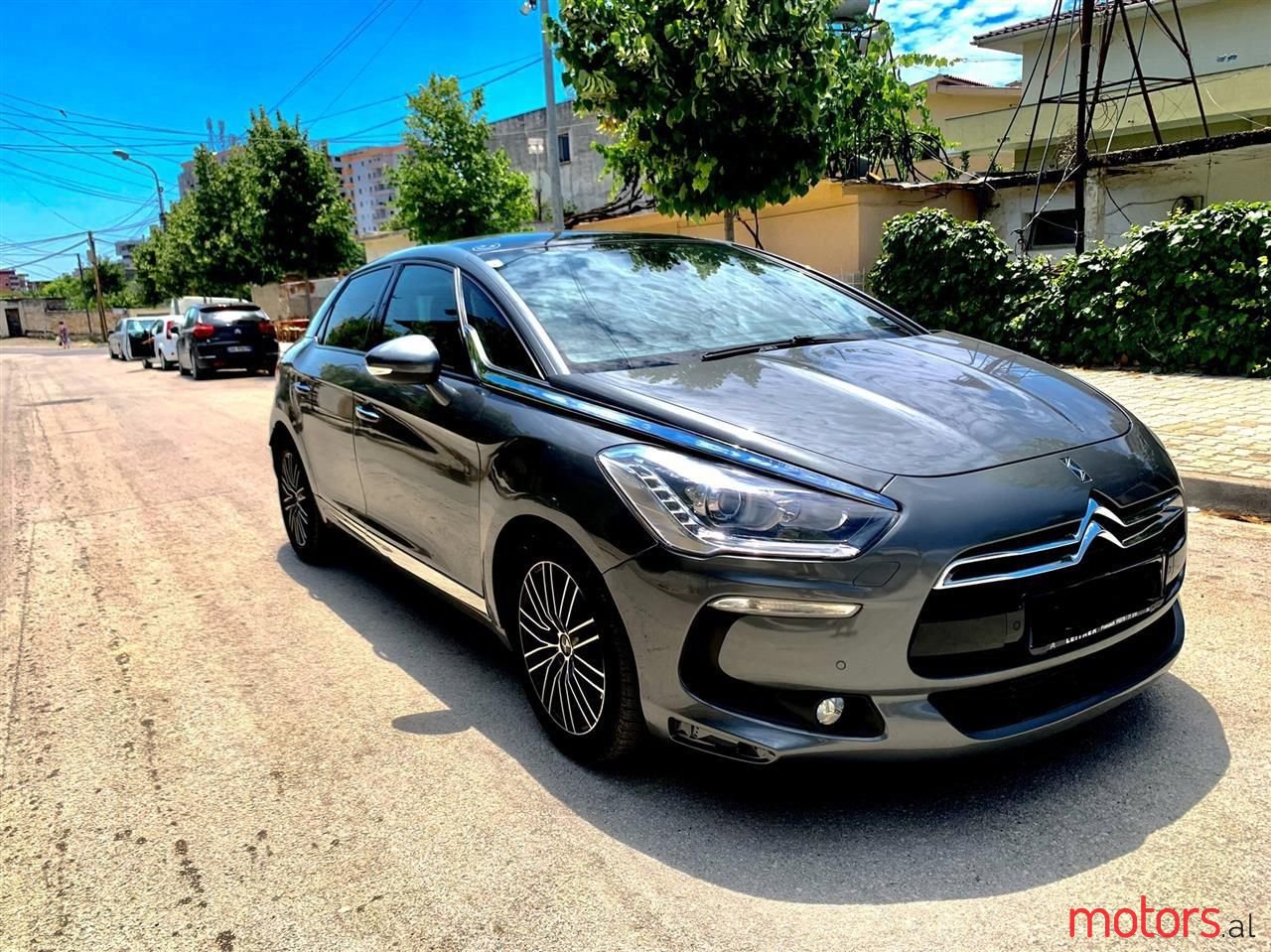 2012' Citroen DS5 photo #1