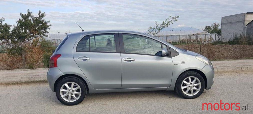 2007' Toyota Yaris photo #1