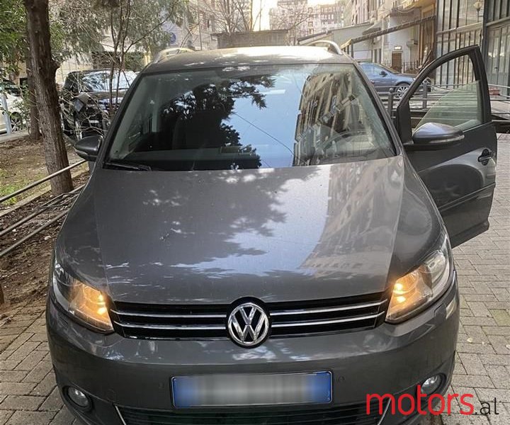 2013' Volkswagen Touran photo #6