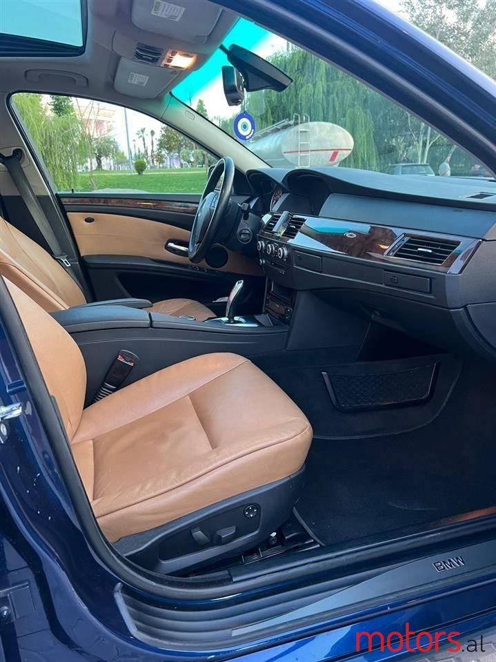 2008' BMW 528 photo #6