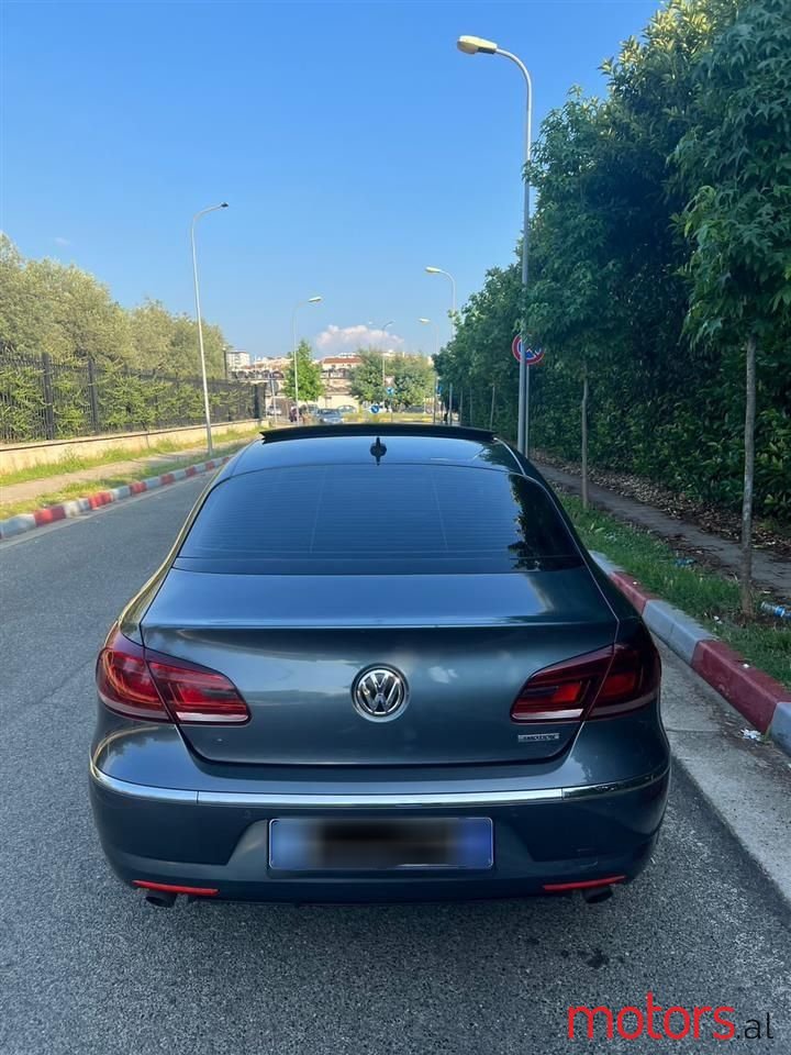 2015' Volkswagen Passat photo #2