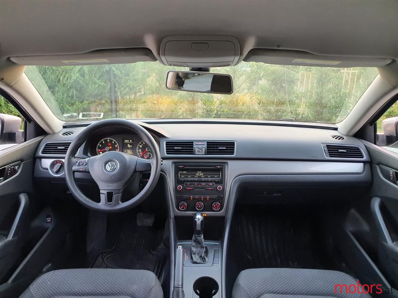 2013' Volkswagen Passat photo #3