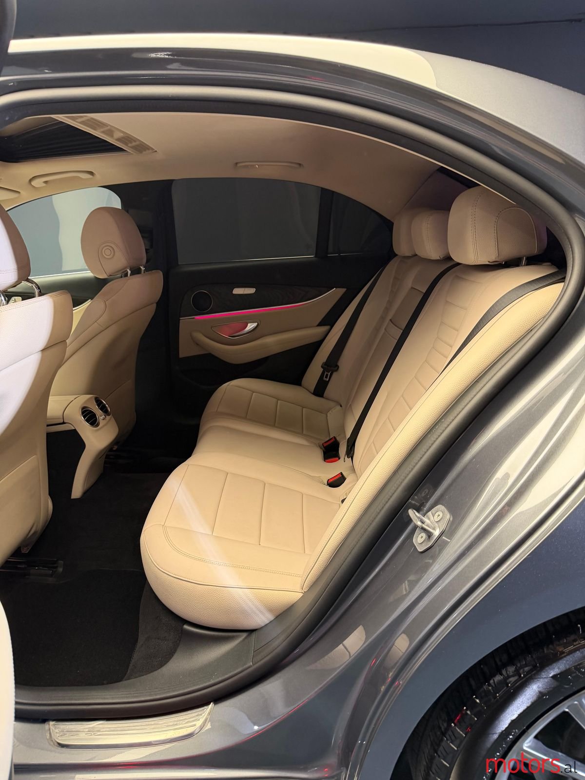 2017' Mercedes-Benz E 220 photo #5
