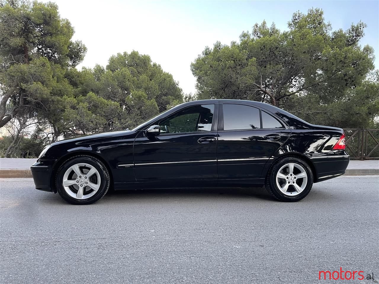 2006' Mercedes-Benz C 220 photo #3