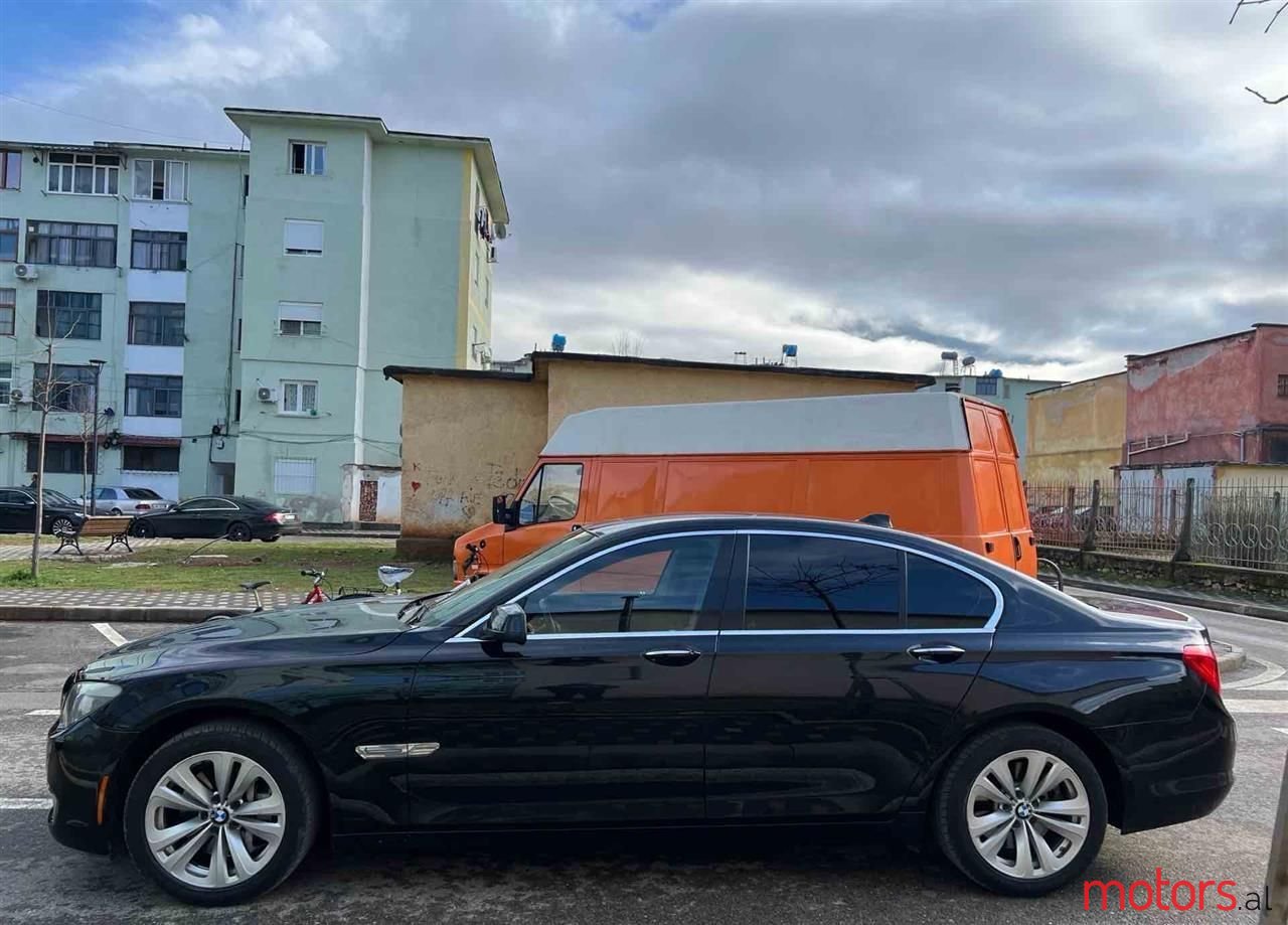 2012' BMW 740 photo #4