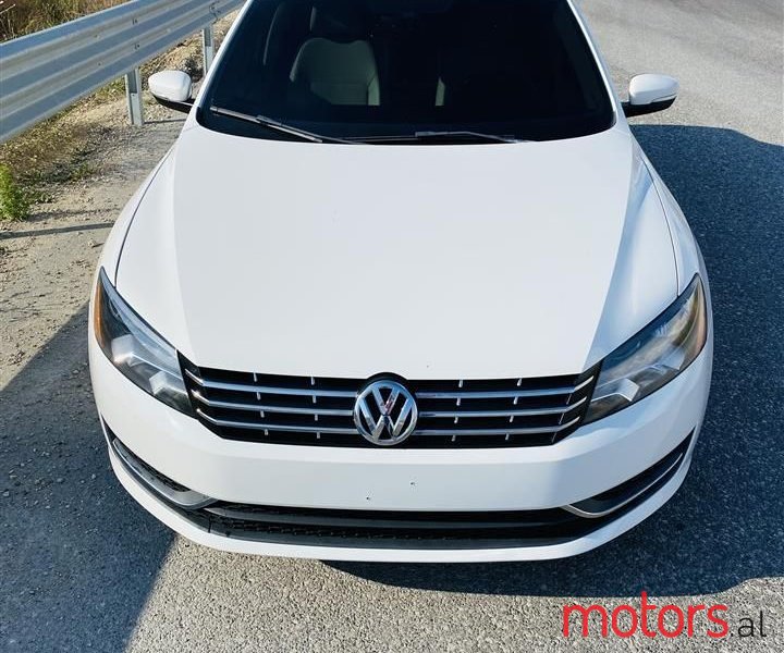 2013' Volkswagen Passat photo #4