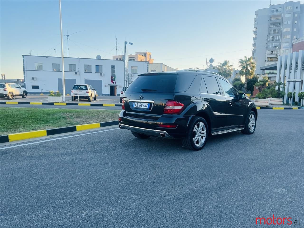 2010' Mercedes-Benz ML 350 photo #3