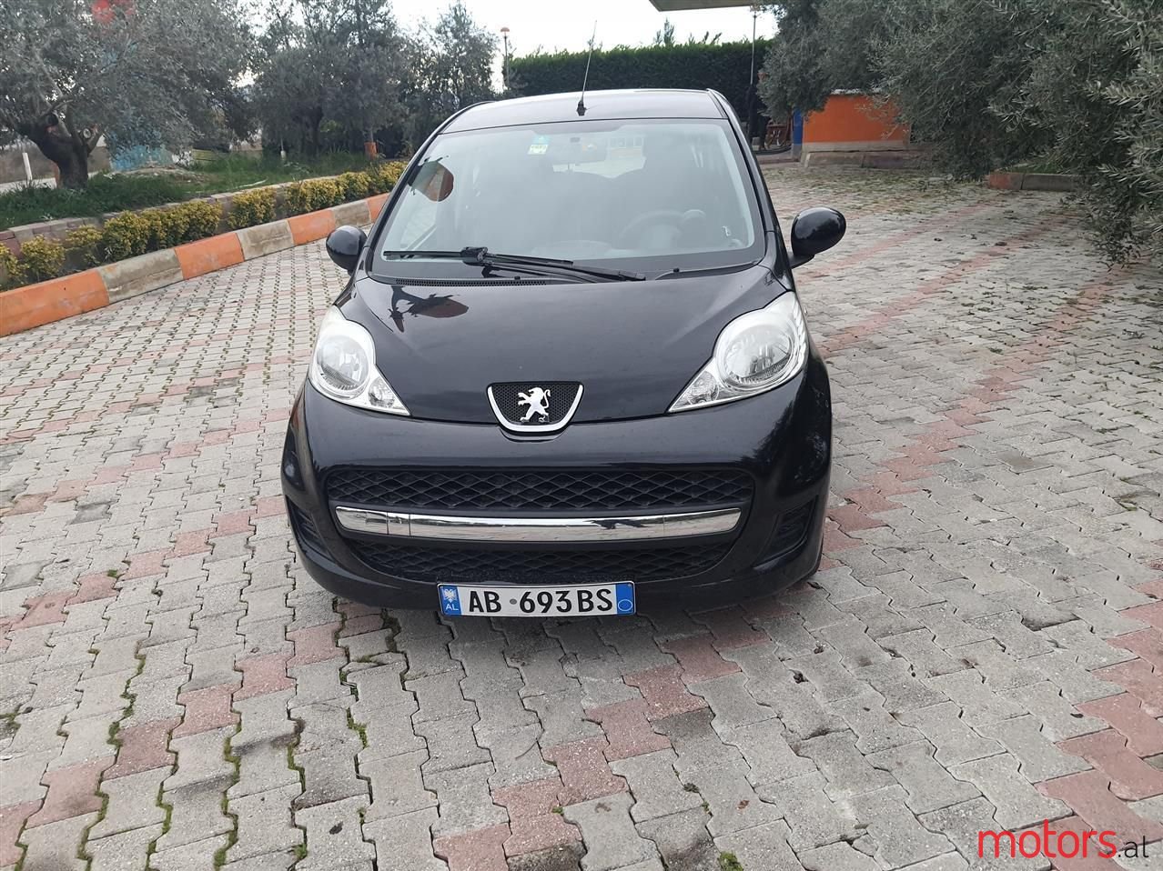 2009' Peugeot 107 photo #2