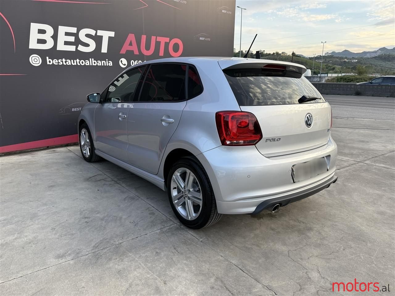 2013' Volkswagen Polo photo #6