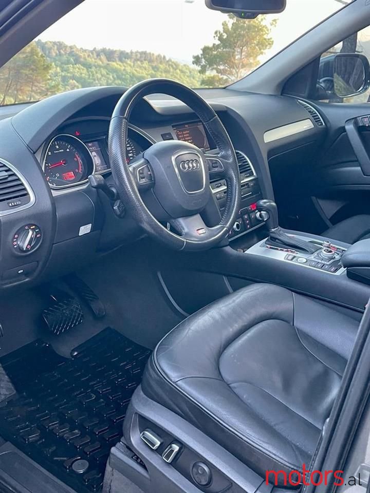 2010' Audi Q7 photo #3