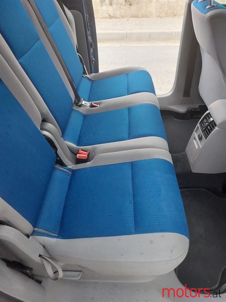 2009' Volkswagen Caddy photo #4