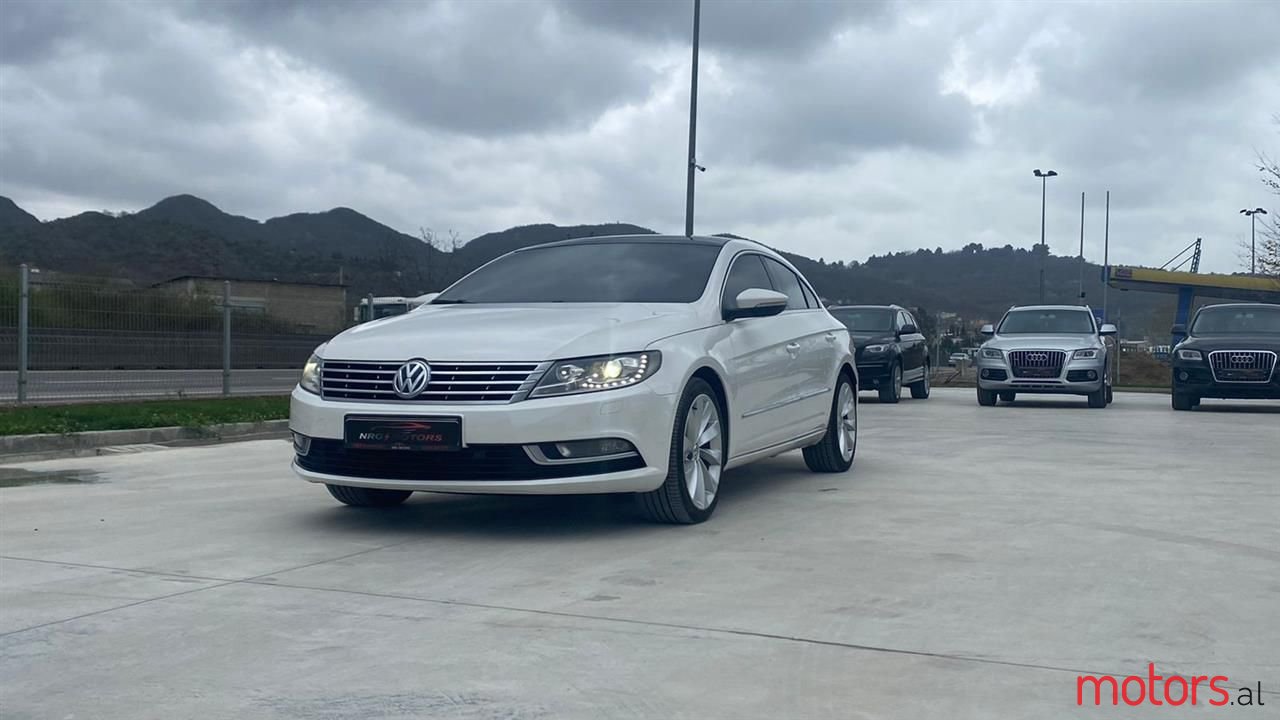 2013' Volkswagen Passat photo #1