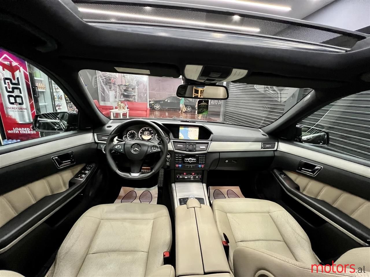 2011' Mercedes-Benz E 350 photo #6