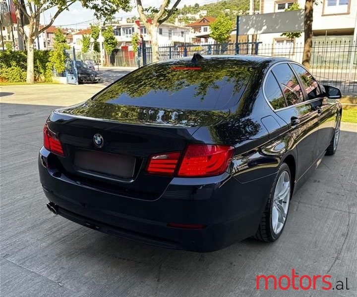 2012' BMW 520 photo #2