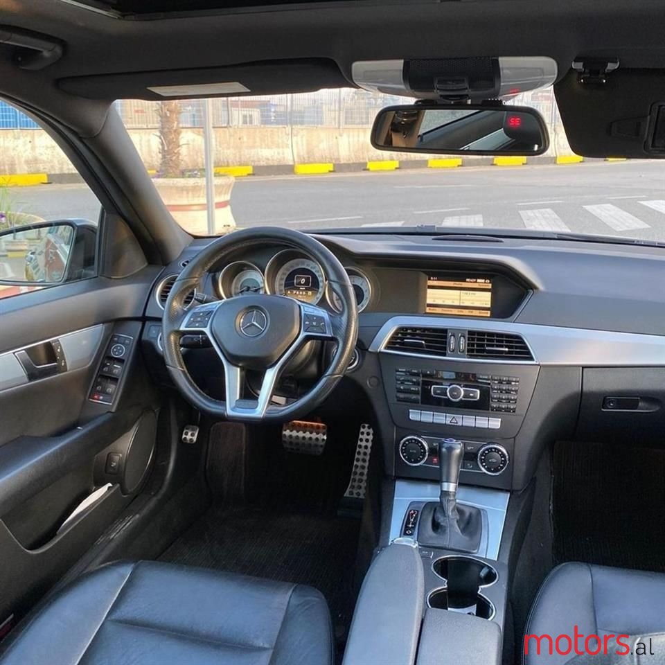 2012' Mercedes-Benz C 250 photo #5