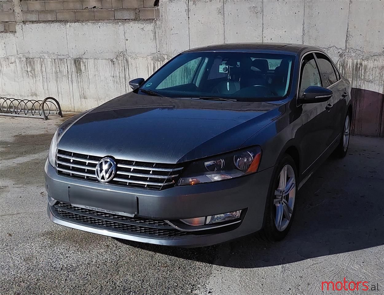 2015' Volkswagen Passat photo #2