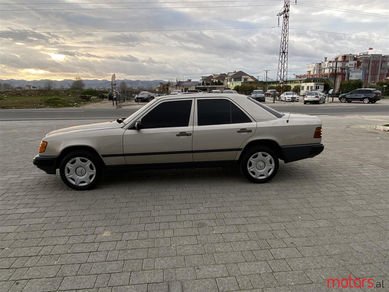 1988' Mercedes-Benz 200 photo #6