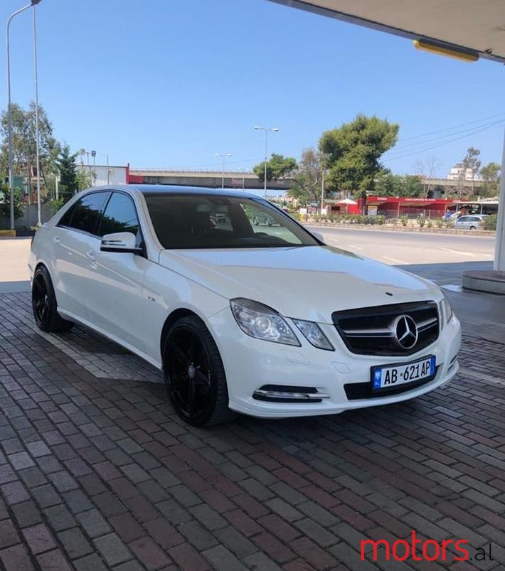 2011' Mercedes-Benz E 250 photo #1