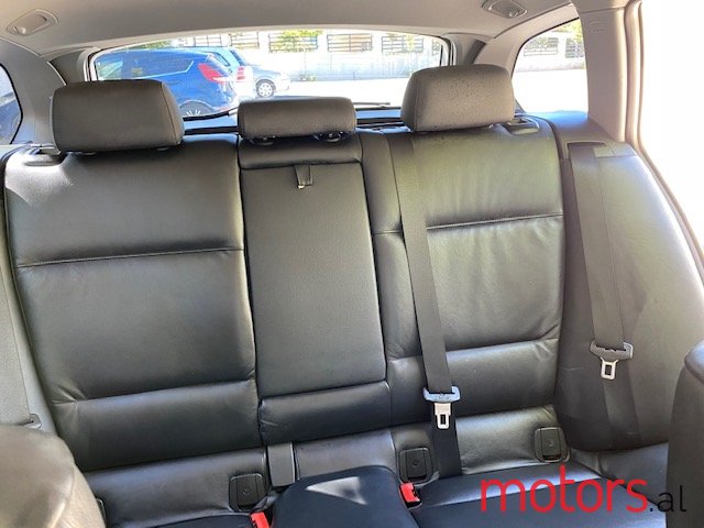 2011' BMW 318 photo #6