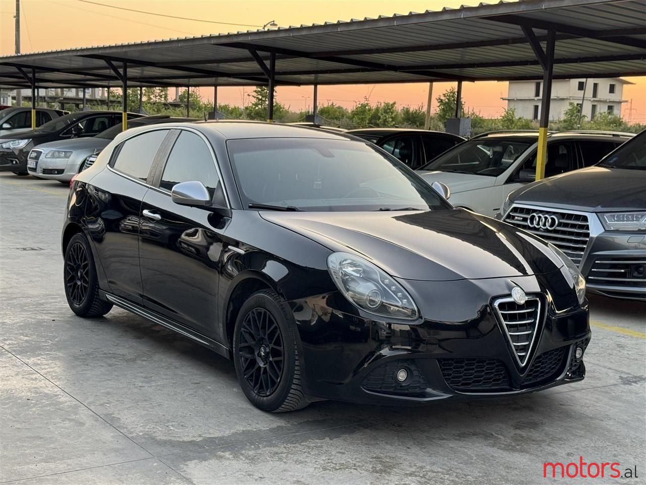 2012' Alfa Romeo Giulietta photo #5