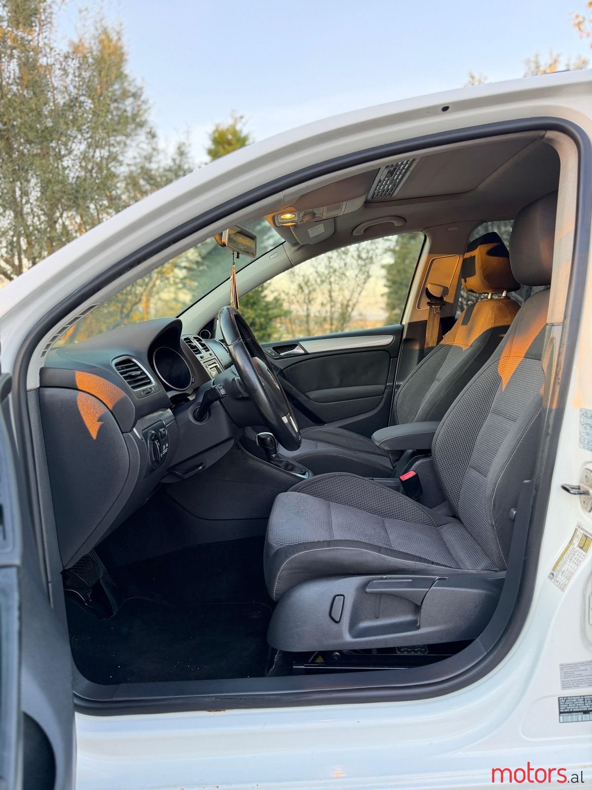 2013' Volkswagen Golf photo #2