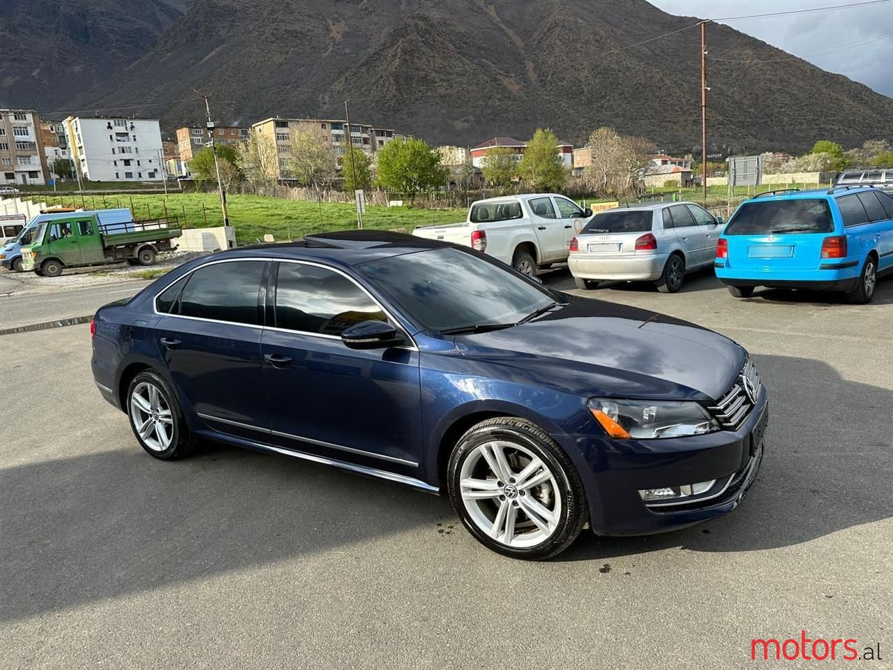 2013' Volkswagen Passat photo #2