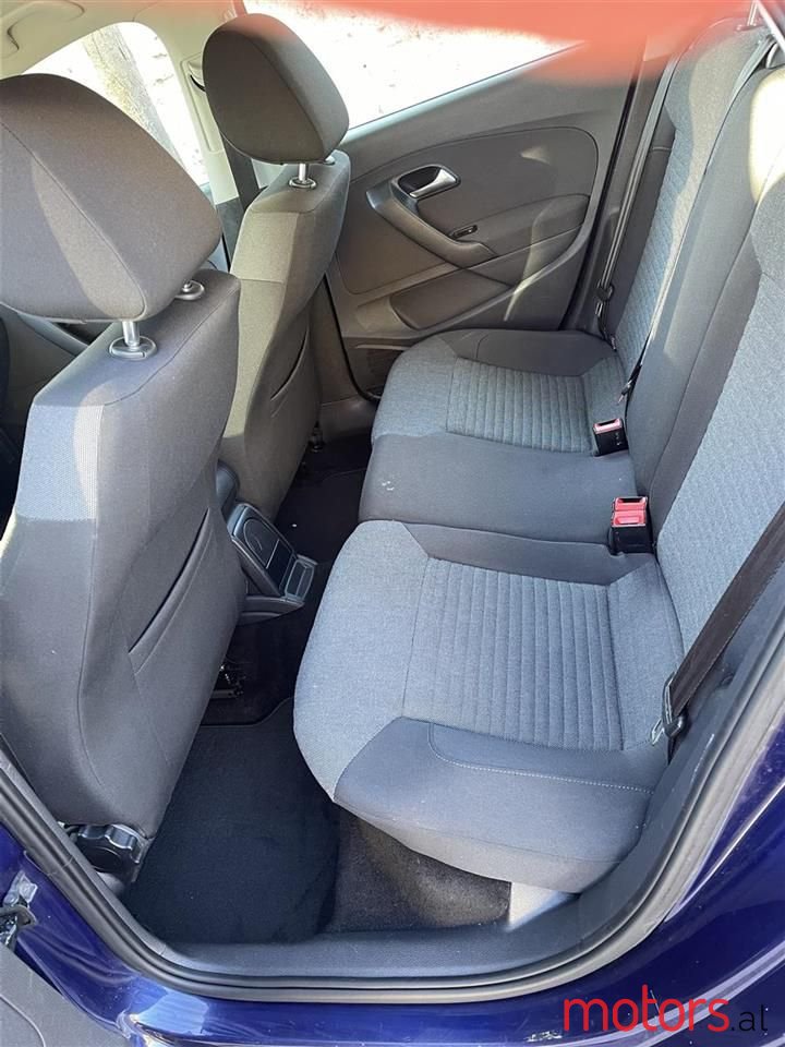 2010' Volkswagen Polo photo #4