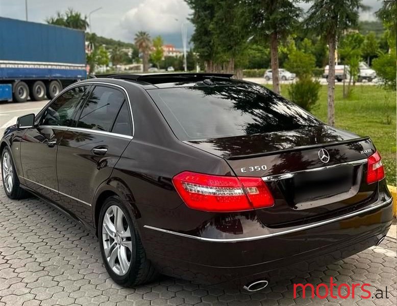 2012' Mercedes-Benz E 350 photo #3