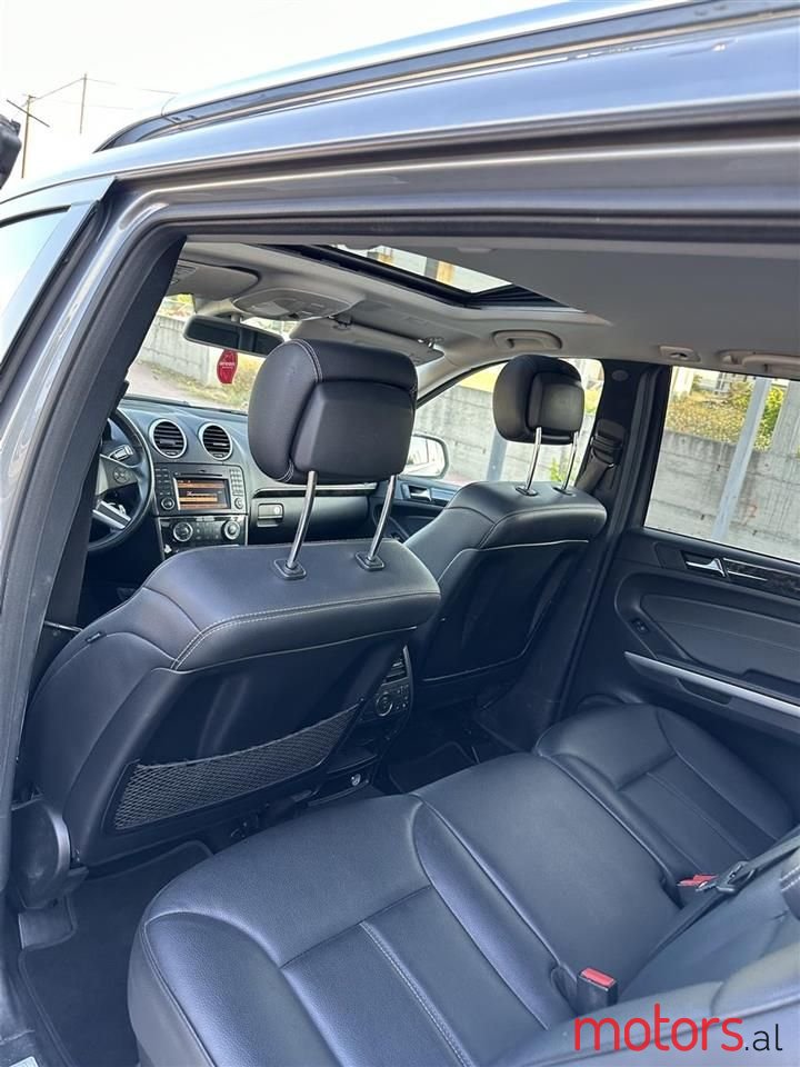 2011' Mercedes-Benz GL 350 photo #2