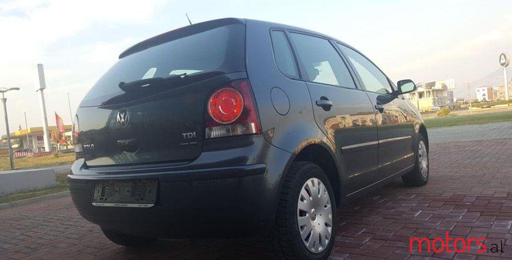 2005' Volkswagen Polo photo #2