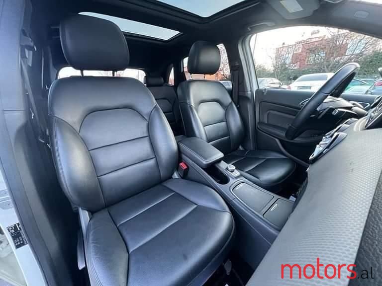 2012' Mercedes-Benz B 200 photo #2