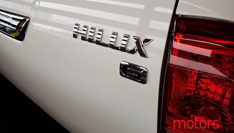2020' Toyota Hilux revo photo #6