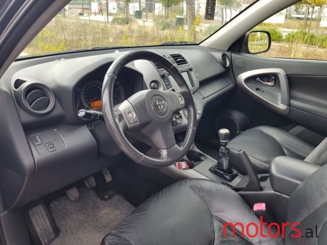 2006' Toyota RAV4 photo #3