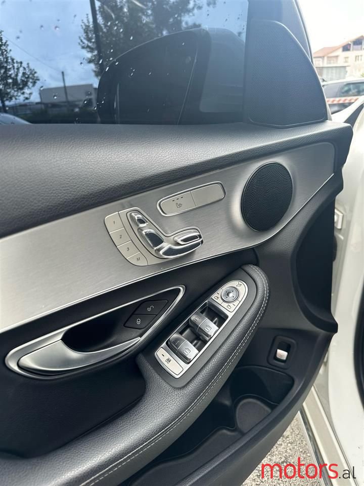 2017' Mercedes-Benz C 220 photo #6