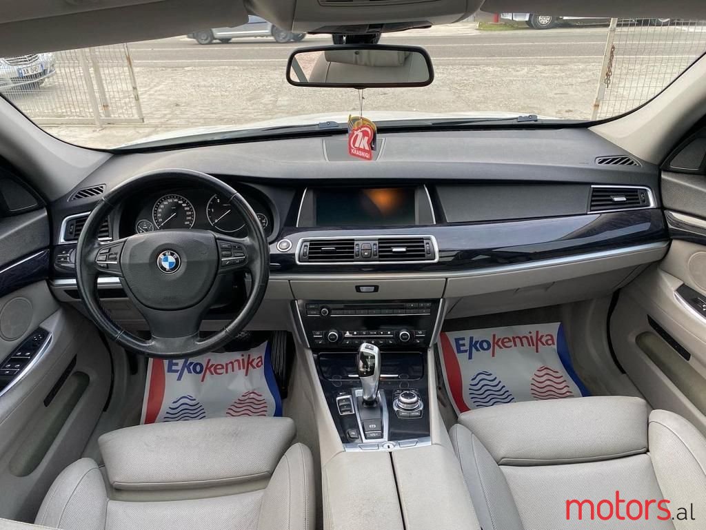 2010' BMW 530 photo #6