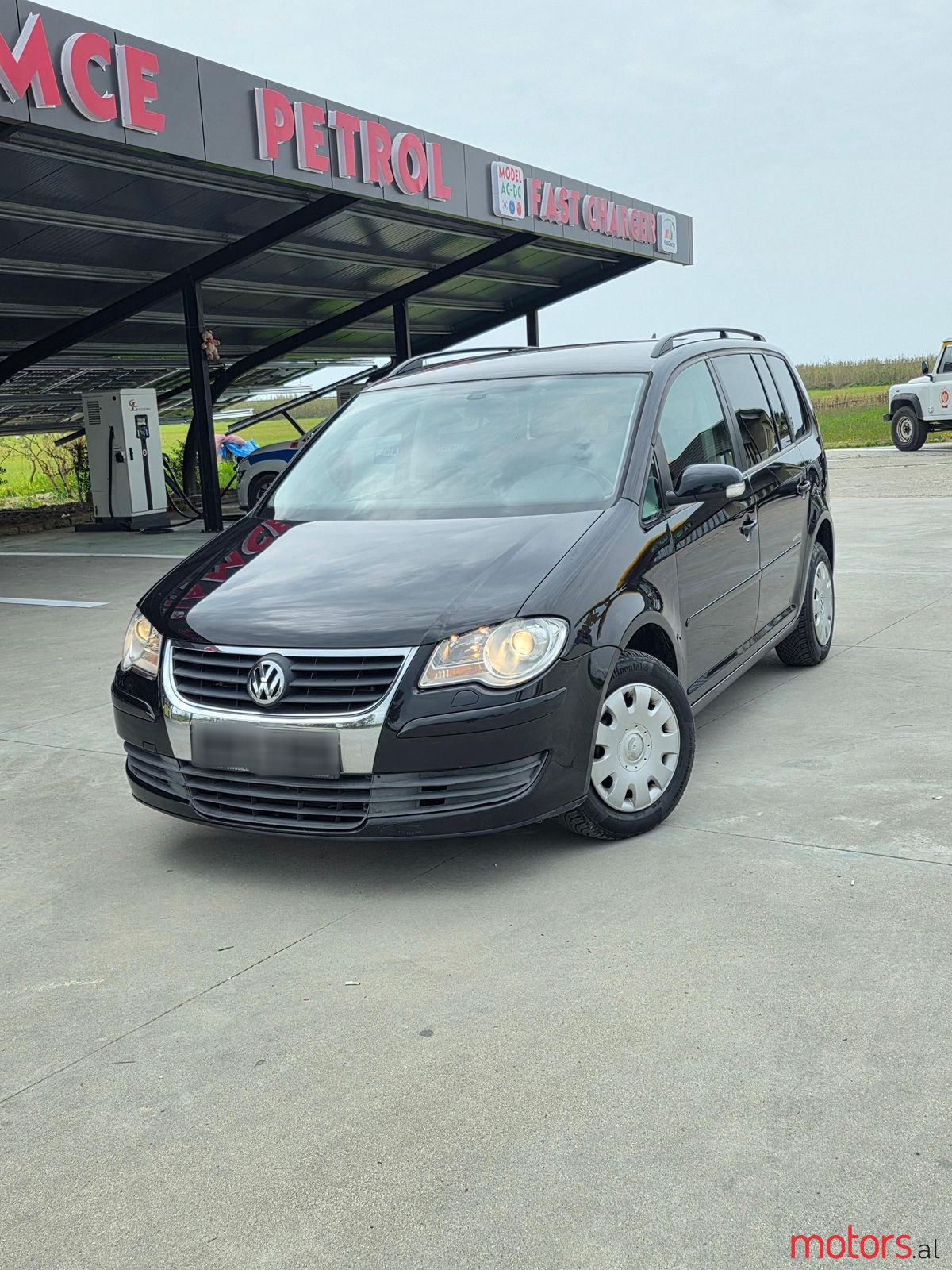 2009' Volkswagen Caddy photo #4