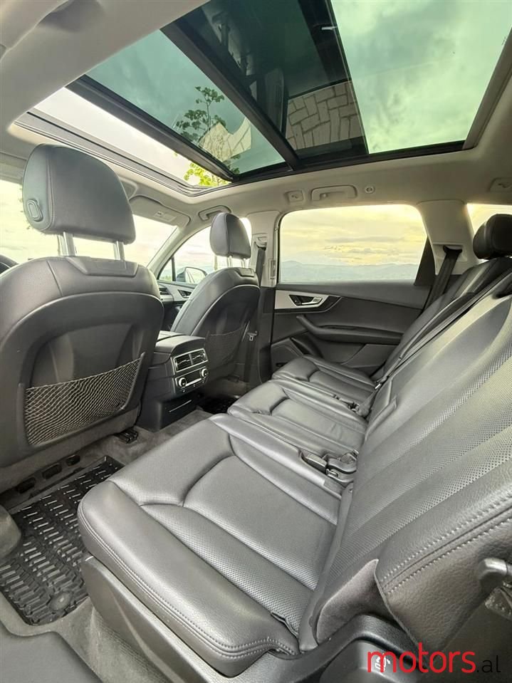 2018' Audi Q7 photo #6