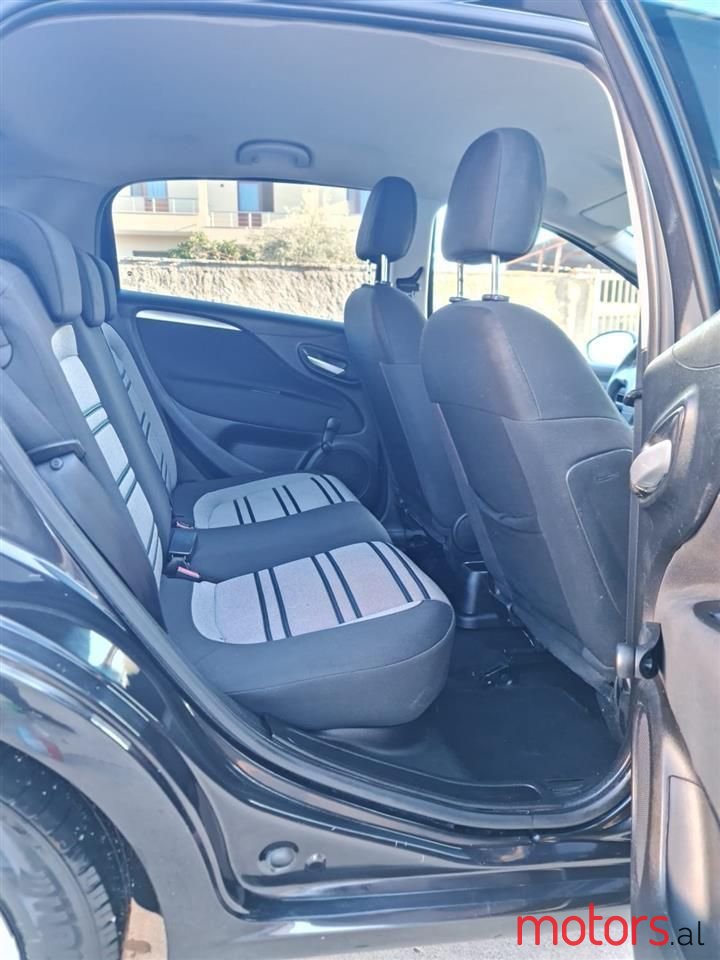 2011' Fiat Grande Punto photo #4