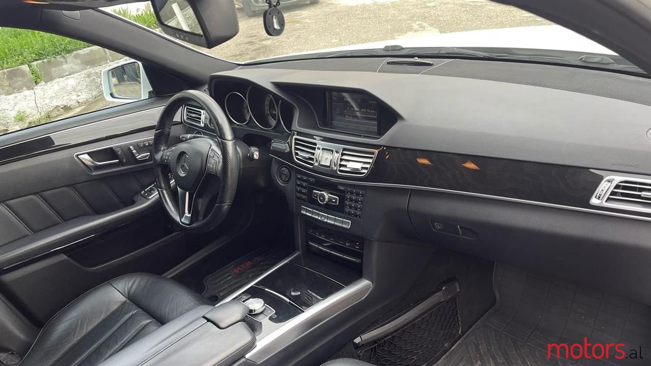 2014' Mercedes-Benz E 220 photo #5