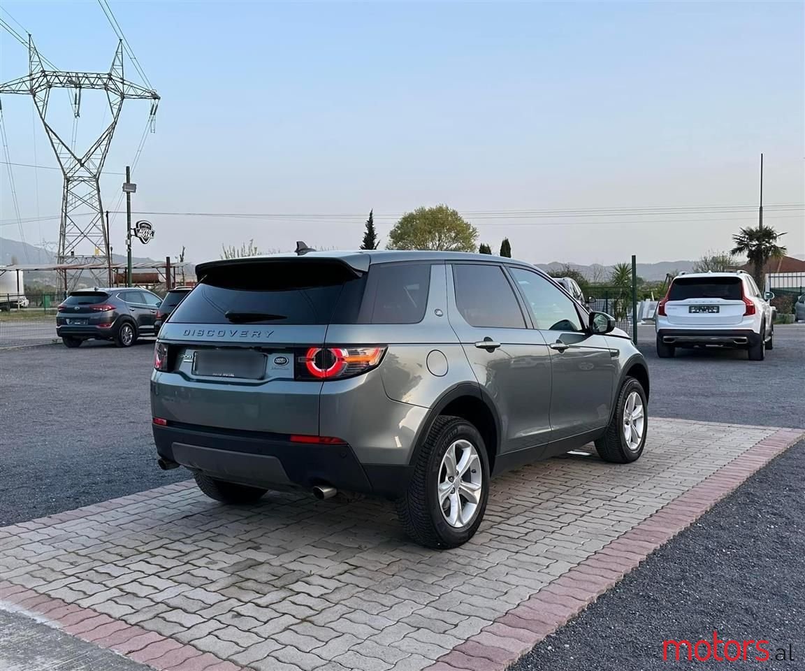 2016' Land Rover Discovery Sport photo #4