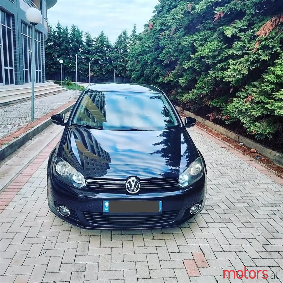 2010' Volkswagen Golf photo #2