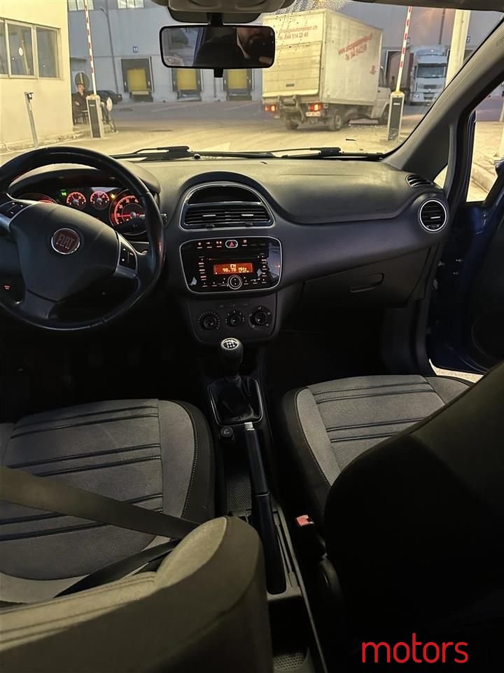 2011' Fiat Punto Evo photo #6