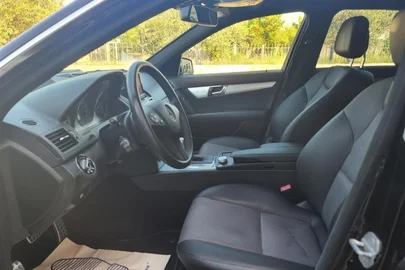 2009' Mercedes-Benz 220